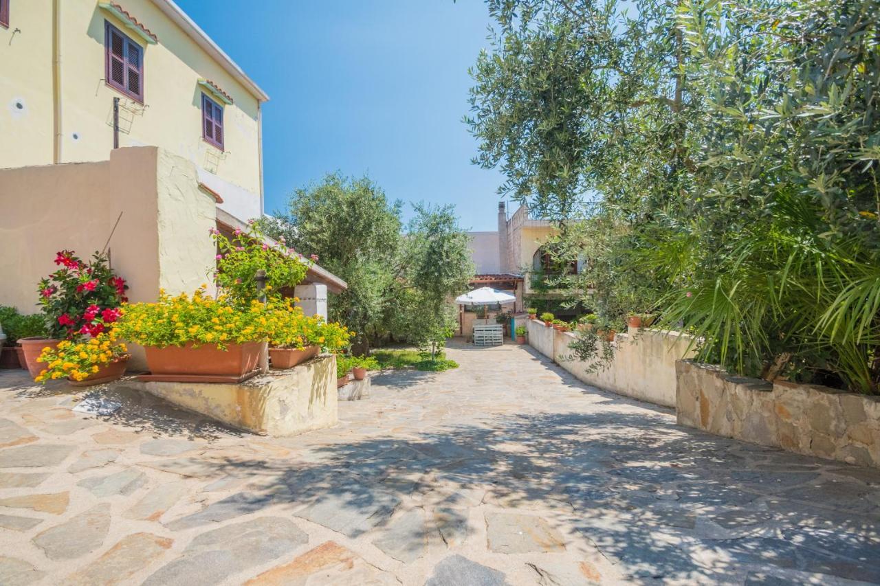 Apartmán Sa Dommo De Sa Pietate Orosei Exteriér fotografie